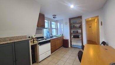 42 49th St, Unit 3 in Weehawken, NJ - Foto de edificio - Building Photo