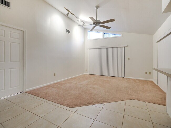 14465 Larkspur Ln in Wellington, FL - Foto de edificio - Building Photo