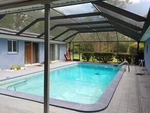 8361 Sylvan Dr in Melbourne, FL - Foto de edificio - Building Photo