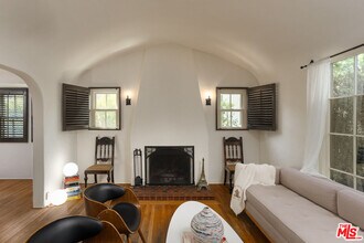 5120 Willowcrest Ave in Los Angeles, CA - Building Photo - Building Photo