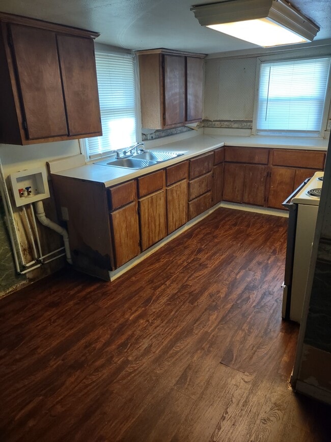 property at 2115 N Grace Ave