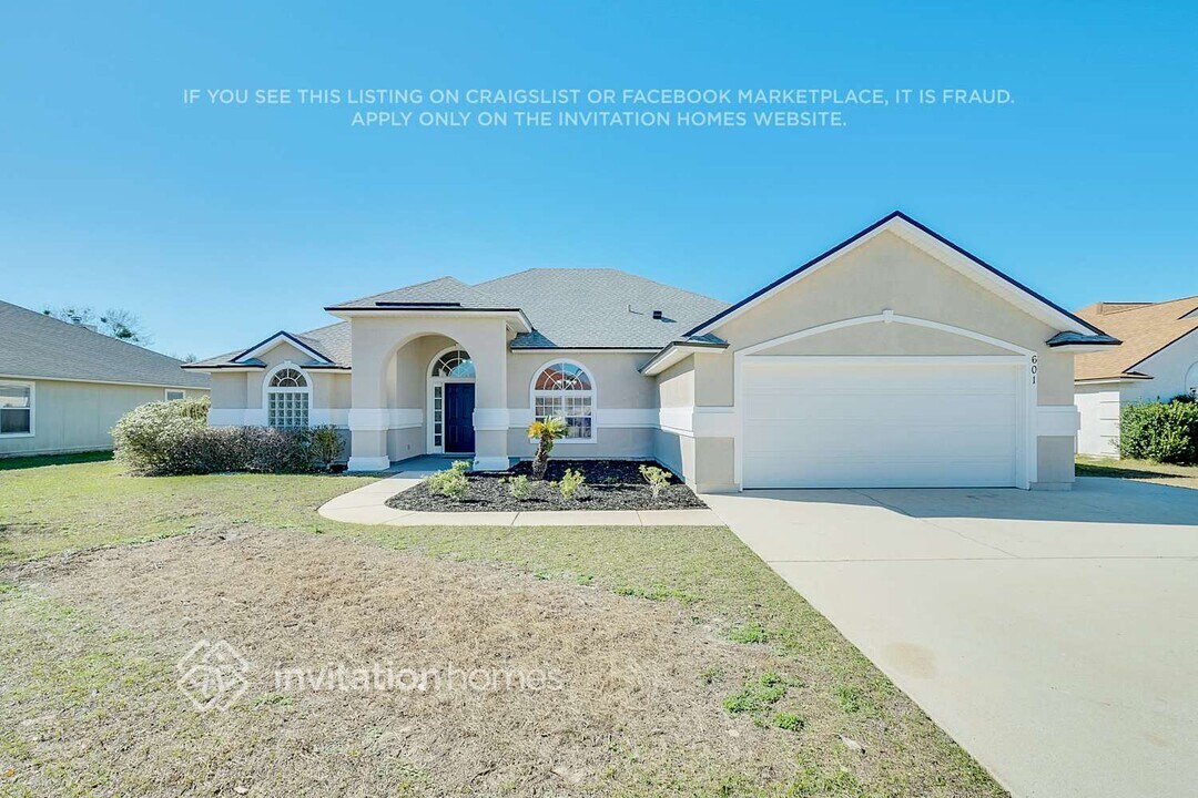 601 Thornberry Rd in Orange Park, FL - Building Photo