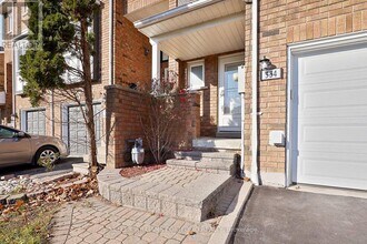 334 Sparrow Cir in Pickering, ON - Building Photo - Building Photo