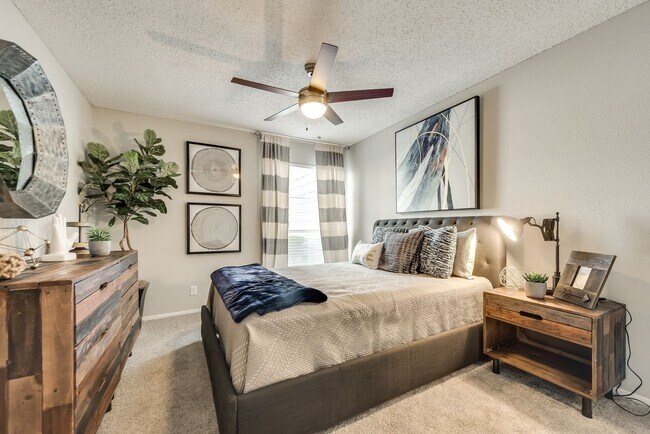 Alena Apartments in Dallas, TX - Building Photo - Building Photo