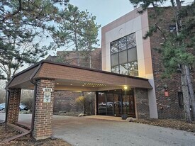 1018 Castilian Ct in Glenview, IL - Building Photo