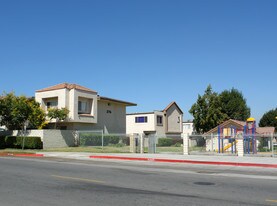 Corona Del Rey Apartments