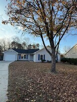 4003 Whitetail Ct in High Point, NC - Building Photo