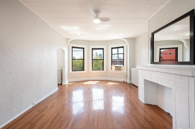 85 Palisade Ave in Jersey City, NJ - Building Photo - Building Photo