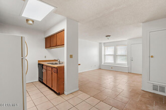 11629 James Watt Dr in El Paso, TX - Building Photo - Building Photo