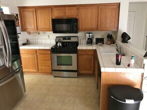 1211 Notre Dame Cir in Vacaville, CA - Building Photo - Building Photo