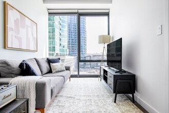 1231 S Indiana Ave in Chicago, IL - Building Photo - Building Photo