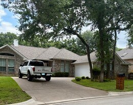6614 Canalview Dr in Arlington, TX - Building Photo