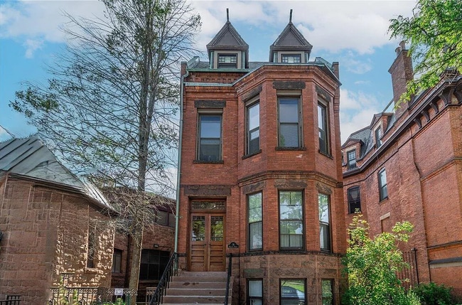 18 Willett St, Unit Apt 2