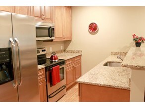 67 Provencal Rd-Unit -412 in Laconia, NH - Building Photo - Building Photo
