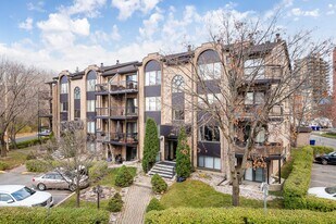 4440 Des Cageux Ch in Laval, QC - Building Photo