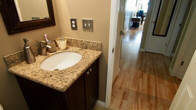 335 N 3rd St, Unit 4 in Campbell, CA - Building Photo - Building Photo