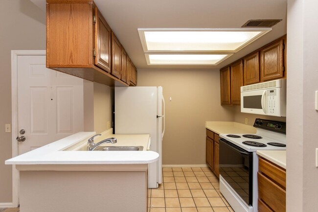 914 Tenderfoot Hill Rd in Colorado Springs, CO - Building Photo - Building Photo