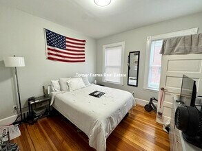 159 Boston St, Unit 2 in Boston, MA - Foto de edificio - Building Photo