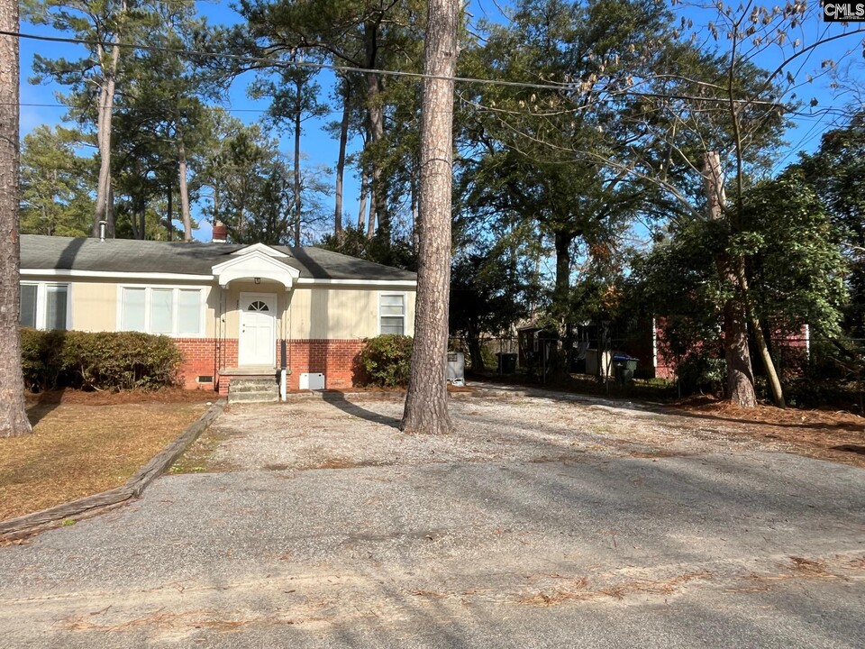 3305 Brookwood Ct in Columbia, SC - Building Photo