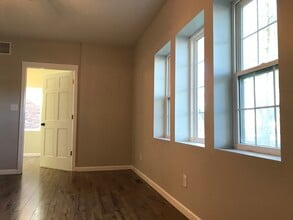 1522 S 4th St, Unit 1 in Springfield, IL - Foto de edificio - Building Photo