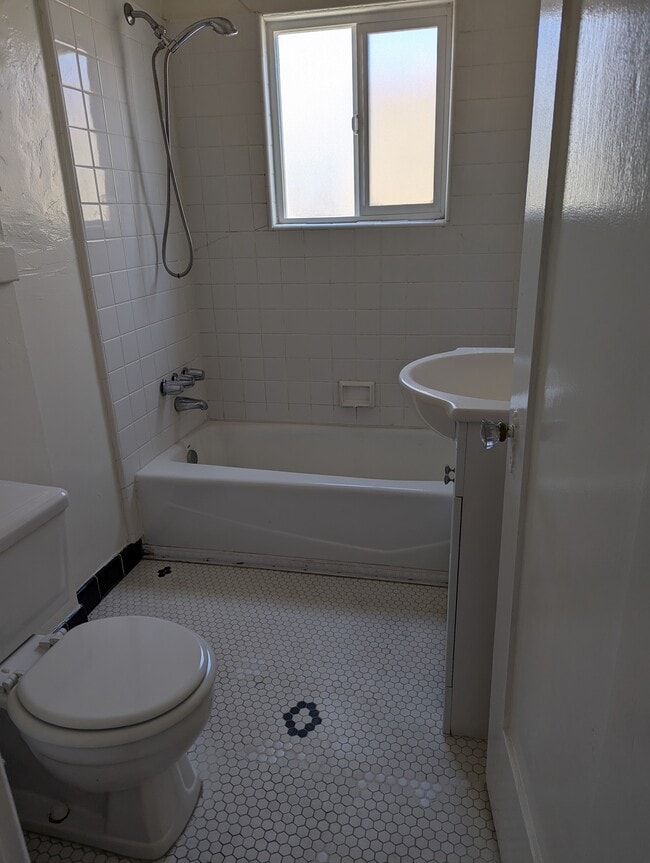 612 Portola Ave in Torrance, CA - Building Photo - Building Photo