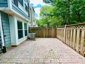 60 Whitechurch Ct in Germantown, MD - Building Photo - Building Photo