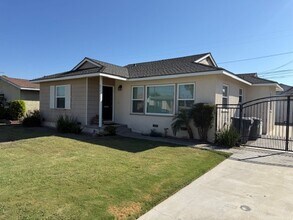 6742 Denmead St in Lakewood, CA - Building Photo - Building Photo