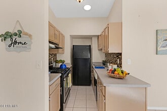 6233 Patria St in El Paso, TX - Building Photo - Building Photo
