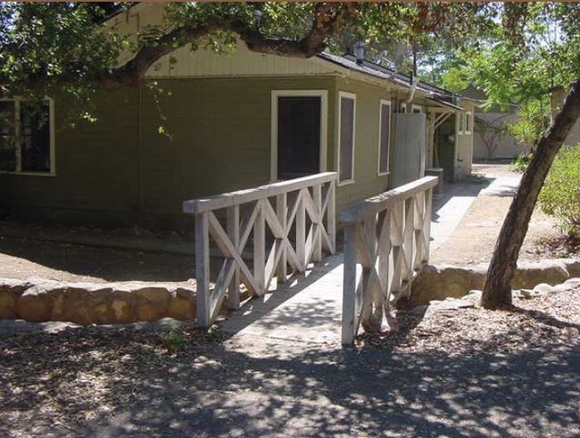 Ojai Bungalows in Ojai, CA - Foto de edificio - Building Photo