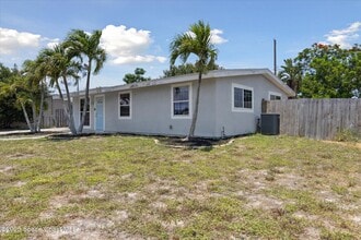 925 Abeto St NE in Palm Bay, FL - Building Photo - Building Photo