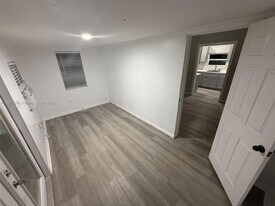 35 NW 57th St in Miami, FL - Building Photo