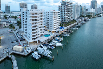 Indian Creek Club Condominiums in Miami Beach, FL - Building Photo - Building Photo