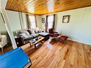 214 S Broad St in Sackets Harbor, NY - Building Photo - Building Photo