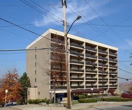 John Paul Plaza in Pittsburgh, PA - Building Photo - Building Photo