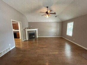 10206 Evening Hill Dr in Memphis, TN - Building Photo - Building Photo