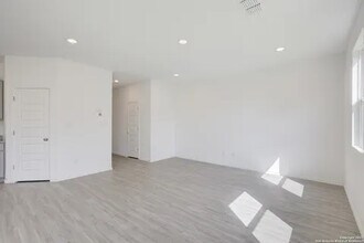 4422 Chandler Rd in San Antonio, TX - Building Photo - Building Photo