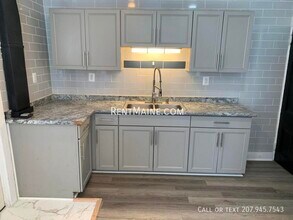 74 Fruit St in Bangor, ME - Building Photo - Building Photo