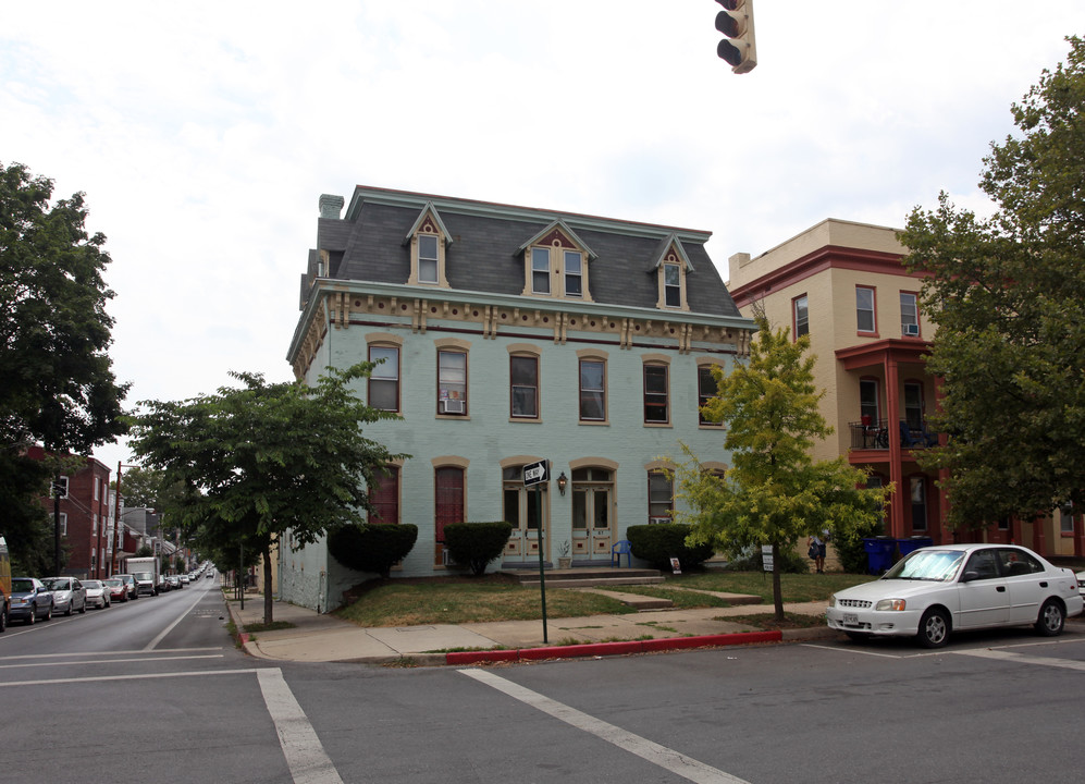 67 Broadway in Hagerstown, MD - Foto de edificio