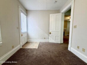 1210 E Broadway in Louisville, KY - Building Photo - Building Photo