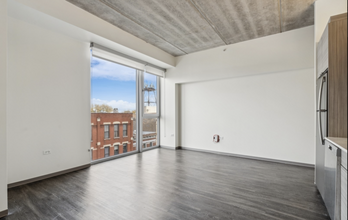 1923 N Western Ave, Unit 605 in Chicago, IL - Building Photo - Building Photo
