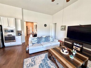 13701 Ronald Reagan Blvd in Cedar Park, TX - Foto de edificio - Building Photo