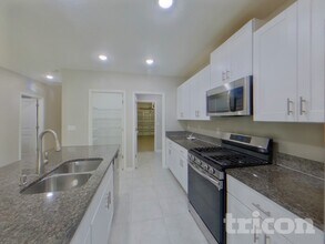 9512 Lemon Drop Lp, Unit 2911 in Sun City Center, FL - Foto de edificio - Building Photo