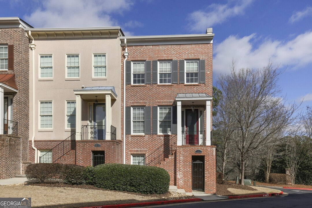 972 Persimmon Point NE in Atlanta, GA - Building Photo