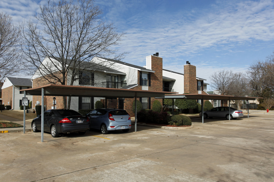 The Nottingham Condominiums in Norman, OK - Building Photo