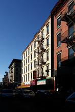 288 Grand St in New York, NY - Building Photo - Building Photo