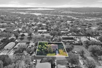 848 Pecan Ln in Cottonwood Shores, TX - Building Photo - Building Photo