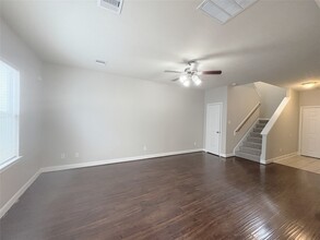 3715 W Ashford Villa Ln in Houston, TX - Building Photo - Building Photo