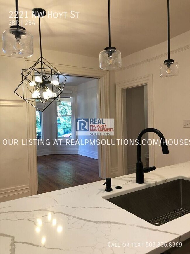 property at 2221 NW Hoyt St