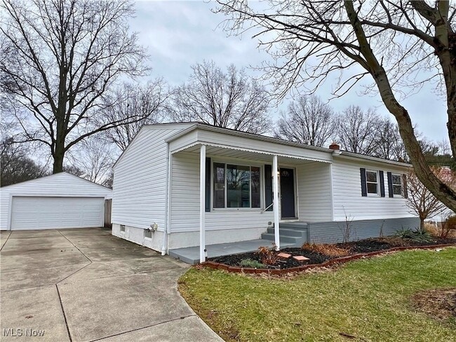 4131 Burton Dr in Stow, OH - Building Photo - Building Photo