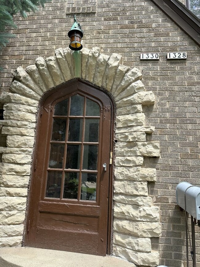 1328-1330 Martha Washington Dr in Wauwatosa, WI - Building Photo - Building Photo